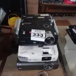 LOTE 333 - 05 PROJETORES MULTIMIDIA MARCAS E MODELOS DIVERSOS. (NO ESTADO) ATENÇÃO! FAZER A VISITAÇÃO ANTES DE ARREMATAR, NÃO SABEMOS SE FUNCIONA. LEILÃO NÃO TEM GARANTIA E NEM DEVOLUÇÃO, SUJEITO A POSSÍVEIS AVARIAS VISÍVEIS/OCULTAS E/OU AUSÊNCIA DE COMPONENTES.