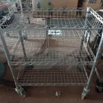 LOTE 286 - 01 CARRINHO PARA TRANSPORTE DE ALIMENTOS. (NO ESTADO) ATENÇÃO! FAZER A VISITAÇÃO ANTES DE ARREMATAR, NÃO SABEMOS SE FUNCIONA. LEILÃO NÃO TEM GARANTIA E NEM DEVOLUÇÃO, SUJEITO A POSSÍVEIS AVARIAS VISÍVEIS/OCULTAS E/OU AUSÊNCIA DE COMPONENTES.