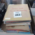 LOTE 462 - 01 LOTE COM VÁRIOS DISCOS DE VINIL. (NO ESTADO) ATENÇÃO! FAZER A VISITAÇÃO ANTES DE ARREMATAR, NÃO SABEMOS SE FUNCIONA. LEILÃO NÃO TEM GARANTIA E NEM DEVOLUÇÃO, SUJEITO A POSSÍVEIS AVARIAS VISÍVEIS/OCULTAS E/OU AUSÊNCIA DE COMPONENTES.