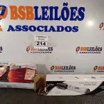 LOTE 214 - 02 ESCOVAS ROTATIVAS SENDO 01 MARCA PHILIPS E 01 GAMA ITALY. (NO ESTADO) ATENÇÃO! FAZER A VISITAÇÃO ANTES DE ARREMATAR, NÃO SABEMOS SE FUNCIONA. LEILÃO NÃO TEM GARANTIA E NEM DEVOLUÇÃO, SUJEITO A POSSÍVEIS AVARIAS VISÍVEIS/OCULTAS E/OU AUSÊNCIA DE COMPONENTES.