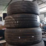 LOTE 375 - 04 PNEUS USADOS MEDIDAS DIVERSAS. (NO ESTADO) ATENÇÃO! FAZER A VISITAÇÃO ANTES DE ARREMATAR, NÃO SABEMOS SE FUNCIONA. LEILÃO NÃO TEM GARANTIA E NEM DEVOLUÇÃO, SUJEITO A POSSÍVEIS AVARIAS VISÍVEIS/OCULTAS E/OU AUSÊNCIA DE COMPONENTES.
