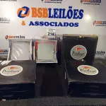 LOTE 218 - 05 LUMINÁRIAS MARCAS E MODELOS DIVERSOS. (NO ESTADO) ATENÇÃO! FAZER A VISITAÇÃO ANTES DE ARREMATAR, NÃO SABEMOS SE FUNCIONA. LEILÃO NÃO TEM GARANTIA E NEM DEVOLUÇÃO, SUJEITO A POSSÍVEIS AVARIAS VISÍVEIS/OCULTAS E/OU AUSÊNCIA DE COMPONENTES.