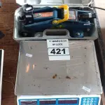 LOTE 421 - 01 BALANÇA DIGITAL E 01 MACACO JACARÉ 2TN. (NO ESTADO) ATENÇÃO! FAZER A VISITAÇÃO ANTES DE ARREMATAR, NÃO SABEMOS SE FUNCIONA. LEILÃO NÃO TEM GARANTIA E NEM DEVOLUÇÃO, SUJEITO A POSSÍVEIS AVARIAS VISÍVEIS/OCULTAS E/OU AUSÊNCIA DE COMPONENTES.