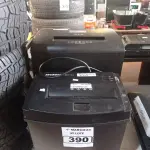 LOTE 390 - 02 FRAGMENTADORAS DE PAPEL. (NO ESTADO) ATENÇÃO! FAZER A VISITAÇÃO ANTES DE ARREMATAR, NÃO SABEMOS SE FUNCIONA. LEILÃO NÃO TEM GARANTIA E NEM DEVOLUÇÃO, SUJEITO A POSSÍVEIS AVARIAS VISÍVEIS/OCULTAS E/OU AUSÊNCIA DE COMPONENTES.