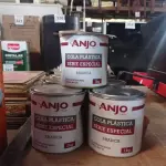 LOTE 331 - 12 LATAS DE COLA PLÁSTICA ANJO. (NO ESTADO) ATENÇÃO! FAZER A VISITAÇÃO ANTES DE ARREMATAR, NÃO SABEMOS SE FUNCIONA. LEILÃO NÃO TEM GARANTIA E NEM DEVOLUÇÃO, SUJEITO A POSSÍVEIS AVARIAS VISÍVEIS/OCULTAS E/OU AUSÊNCIA DE COMPONENTES.