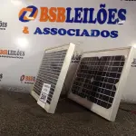 LOTE 241 - 02 PAINÉIS SOLARES 18V 10W. (NO ESTADO) ATENÇÃO! FAZER A VISITAÇÃO ANTES DE ARREMATAR, NÃO SABEMOS SE FUNCIONA. LEILÃO NÃO TEM GARANTIA E NEM DEVOLUÇÃO, SUJEITO A POSSÍVEIS AVARIAS VISÍVEIS/OCULTAS E/OU AUSÊNCIA DE COMPONENTES.