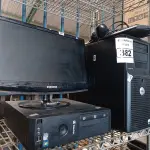 LOTE 382 - 02 CPU’S, 01 MONITOR, 01 TECLADO E 01 MOUSE. (NO ESTADO) ATENÇÃO! FAZER A VISITAÇÃO ANTES DE ARREMATAR, NÃO SABEMOS SE FUNCIONA. LEILÃO NÃO TEM GARANTIA E NEM DEVOLUÇÃO, SUJEITO A POSSÍVEIS AVARIAS VISÍVEIS/OCULTAS E/OU AUSÊNCIA DE COMPONENTES.