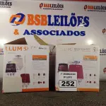 LOTE 252 - 02 LUMINÁRIAS PENDENTE SÃO PAULO. (NO ESTADO) ATENÇÃO! FAZER A VISITAÇÃO ANTES DE ARREMATAR, NÃO SABEMOS SE FUNCIONA. LEILÃO NÃO TEM GARANTIA E NEM DEVOLUÇÃO, SUJEITO A POSSÍVEIS AVARIAS VISÍVEIS/OCULTAS E/OU AUSÊNCIA DE COMPONENTES.