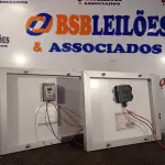 LOTE 241 - 02 PAINÉIS SOLARES 18V 10W. (NO ESTADO) ATENÇÃO! FAZER A VISITAÇÃO ANTES DE ARREMATAR, NÃO SABEMOS SE FUNCIONA. LEILÃO NÃO TEM GARANTIA E NEM DEVOLUÇÃO, SUJEITO A POSSÍVEIS AVARIAS VISÍVEIS/OCULTAS E/OU AUSÊNCIA DE COMPONENTES.