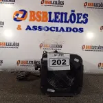 LOTE 202 - 01 LUMINÁRIA PARA ESTÚDIO LINE PRO. (NO ESTADO) ATENÇÃO! FAZER A VISITAÇÃO ANTES DE ARREMATAR, NÃO SABEMOS SE FUNCIONA. LEILÃO NÃO TEM GARANTIA E NEM DEVOLUÇÃO, SUJEITO A POSSÍVEIS AVARIAS VISÍVEIS/OCULTAS E/OU AUSÊNCIA DE COMPONENTES.