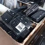 LOTE 359 - 01 LOTE COM VÁRIOS TECLADOS PARA PC MARCAS E MODELOS DIVERSOS. (NO ESTADO) ATENÇÃO! FAZER A VISITAÇÃO ANTES DE ARREMATAR, NÃO SABEMOS SE FUNCIONA. LEILÃO NÃO TEM GARANTIA E NEM DEVOLUÇÃO, SUJEITO A POSSÍVEIS AVARIAS VISÍVEIS/OCULTAS E/OU AUSÊNCIA DE COMPONENTES.