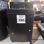 LOTE 390 - 02 FRAGMENTADORAS DE PAPEL. (NO ESTADO) ATENÇÃO! FAZER A VISITAÇÃO ANTES DE ARREMATAR, NÃO SABEMOS SE FUNCIONA. LEILÃO NÃO TEM GARANTIA E NEM DEVOLUÇÃO, SUJEITO A POSSÍVEIS AVARIAS VISÍVEIS/OCULTAS E/OU AUSÊNCIA DE COMPONENTES.
