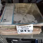 LOTE 211 - 01 LOTE COM VÁRIOS DISCOS DE VINIL. (NO ESTADO) ATENÇÃO! FAZER A VISITAÇÃO ANTES DE ARREMATAR, NÃO SABEMOS SE FUNCIONA. LEILÃO NÃO TEM GARANTIA E NEM DEVOLUÇÃO, SUJEITO A POSSÍVEIS AVARIAS VISÍVEIS/OCULTAS E/OU AUSÊNCIA DE COMPONENTES.