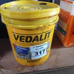 LOTE 317 - 01 BALDE DE VEDALIT, ADITIVO PLASTIFICANTE CONCENTRADO PARA ARGAMASSA DE ASSENTAMENTO E REBOCO CONVENCIONAL 18L.  (NO ESTADO) ATENÇÃO! FAZER A VISITAÇÃO ANTES DE ARREMATAR, NÃO SABEMOS SE FUNCIONA. LEILÃO NÃO TEM GARANTIA E NEM DEVOLUÇÃO, SUJEITO A POSSÍVEIS AVARIAS VISÍVEIS/OCULTAS E/OU AUSÊNCIA DE COMPONENTES.