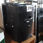 LOTE 320 - 02 FRAGMENTADORAS DE PAPEL. (NO ESTADO) ATENÇÃO! FAZER A VISITAÇÃO ANTES DE ARREMATAR, NÃO SABEMOS SE FUNCIONA. LEILÃO NÃO TEM GARANTIA E NEM DEVOLUÇÃO, SUJEITO A POSSÍVEIS AVARIAS VISÍVEIS/OCULTAS E/OU AUSÊNCIA DE COMPONENTES.
