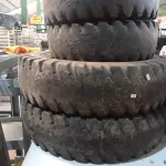 LOTE 440 - 5 PNEUS USADOS COM DIVERSOS AROS PARA BOBCAT. (NO ESTADO) ATENÇÃO! FAZER A VISITAÇÃO ANTES DE ARREMATAR, NÃO SABEMOS SE FUNCIONA. LEILÃO NÃO TEM GARANTIA E NEM DEVOLUÇÃO, SUJEITO A POSSÍVEIS AVARIAS VISÍVEIS/OCULTAS E/OU AUSÊNCIA DE COMPONENTES.