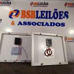LOTE 209 - 02 PAINÉIS SOLARES 18V 10W. (NO ESTADO) ATENÇÃO! FAZER A VISITAÇÃO ANTES DE ARREMATAR, NÃO SABEMOS SE FUNCIONA. LEILÃO NÃO TEM GARANTIA E NEM DEVOLUÇÃO, SUJEITO A POSSÍVEIS AVARIAS VISÍVEIS/OCULTAS E/OU AUSÊNCIA DE COMPONENTES.