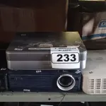 LOTE 233 - 04 PROJETORES MULTIMIDIA MARCAS E MODELOS DIVERSOS PARA RETIRADA DE PEÇAS. (NO ESTADO) ATENÇÃO! FAZER A VISITAÇÃO ANTES DE ARREMATAR, NÃO SABEMOS SE FUNCIONA. LEILÃO NÃO TEM GARANTIA E NEM DEVOLUÇÃO, SUJEITO A POSSÍVEIS AVARIAS VISÍVEIS/OCULTAS E/OU AUSÊNCIA DE COMPONENTES.