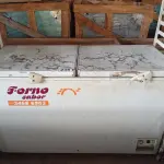 LOTE 235 - 01 FREEZER HORIZONTAL 02 TAMPAS 220V. (NO ESTADO) ATENÇÃO! FAZER A VISITAÇÃO ANTES DE ARREMATAR, NÃO SABEMOS SE FUNCIONA. LEILÃO NÃO TEM GARANTIA E NEM DEVOLUÇÃO, SUJEITO A POSSÍVEIS AVARIAS VISÍVEIS/OCULTAS E/OU AUSÊNCIA DE COMPONENTES.