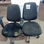 LOTE 507 - 02 CADEIRAS PARA ESCRITÓRIO COM PÉS GIRATÓRIOS. (NO ESTADO) ATENÇÃO! FAZER A VISITAÇÃO ANTES DE ARREMATAR, NÃO SABEMOS SE FUNCIONA. LEILÃO NÃO TEM GARANTIA E NEM DEVOLUÇÃO, SUJEITO A POSSÍVEIS AVARIAS VISÍVEIS/OCULTAS E/OU AUSÊNCIA DE COMPONENTES.