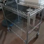 LOTE 308 - 01 CARRINHO PARA TRANSPORTE DE ALIMENTOS. (NO ESTADO) ATENÇÃO! FAZER A VISITAÇÃO ANTES DE ARREMATAR, NÃO SABEMOS SE FUNCIONA. LEILÃO NÃO TEM GARANTIA E NEM DEVOLUÇÃO, SUJEITO A POSSÍVEIS AVARIAS VISÍVEIS/OCULTAS E/OU AUSÊNCIA DE COMPONENTES.