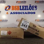 LOTE 243 - 02 CAIXAS COM COLA TUBO ST. (NO ESTADO) ATENÇÃO! FAZER A VISITAÇÃO ANTES DE ARREMATAR, NÃO SABEMOS SE FUNCIONA. LEILÃO NÃO TEM GARANTIA E NEM DEVOLUÇÃO, SUJEITO A POSSÍVEIS AVARIAS VISÍVEIS/OCULTAS E/OU AUSÊNCIA DE COMPONENTES.