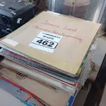 LOTE 462 - 01 LOTE COM VÁRIOS DISCOS DE VINIL. (NO ESTADO) ATENÇÃO! FAZER A VISITAÇÃO ANTES DE ARREMATAR, NÃO SABEMOS SE FUNCIONA. LEILÃO NÃO TEM GARANTIA E NEM DEVOLUÇÃO, SUJEITO A POSSÍVEIS AVARIAS VISÍVEIS/OCULTAS E/OU AUSÊNCIA DE COMPONENTES.