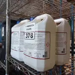 LOTE 378 - 20 LITROS DE CLOROCLEAN, LIMPADOR DESINFETANTE CLORADO PARA INDÚSTRIAS ALIMENTÍCIAS E AFINS. (NO ESTADO) ATENÇÃO! FAZER A VISITAÇÃO ANTES DE ARREMATAR, NÃO SABEMOS SE FUNCIONA. LEILÃO NÃO TEM GARANTIA E NEM DEVOLUÇÃO, SUJEITO A POSSÍVEIS AVARIAS VISÍVEIS/OCULTAS E/OU AUSÊNCIA DE COMPONENTES.