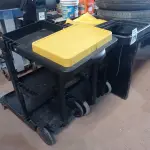LOTE 376 - 02 CARRINHOS DE LIMPEZA INCOMPLETOS. (NO ESTADO) ATENÇÃO! FAZER A VISITAÇÃO ANTES DE ARREMATAR, NÃO SABEMOS SE FUNCIONA. LEILÃO NÃO TEM GARANTIA E NEM DEVOLUÇÃO, SUJEITO A POSSÍVEIS AVARIAS VISÍVEIS/OCULTAS E/OU AUSÊNCIA DE COMPONENTES.