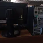 LOTE 408 - 01 CPU, 01 MONITOR, 01 TECLADO. (NO ESTADO) ATENÇÃO! FAZER A VISITAÇÃO ANTES DE ARREMATAR, NÃO SABEMOS SE FUNCIONA. LEILÃO NÃO TEM GARANTIA E NEM DEVOLUÇÃO, SUJEITO A POSSÍVEIS AVARIAS VISÍVEIS/OCULTAS E/OU AUSÊNCIA DE COMPONENTES.