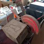 LOTE 501 - 01 BASE PARA POLICORTE E 01 FONTE. (NO ESTADO) ATENÇÃO! FAZER A VISITAÇÃO ANTES DE ARREMATAR, NÃO SABEMOS SE FUNCIONA. LEILÃO NÃO TEM GARANTIA E NEM DEVOLUÇÃO, SUJEITO A POSSÍVEIS AVARIAS VISÍVEIS/OCULTAS E/OU AUSÊNCIA DE COMPONENTES.