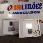 LOTE 201 - 02 PAINÉIS SOLARES 18V 10W. (NO ESTADO) ATENÇÃO! FAZER A VISITAÇÃO ANTES DE ARREMATAR, NÃO SABEMOS SE FUNCIONA. LEILÃO NÃO TEM GARANTIA E NEM DEVOLUÇÃO, SUJEITO A POSSÍVEIS AVARIAS VISÍVEIS/OCULTAS E/OU AUSÊNCIA DE COMPONENTES.