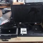 LOTE 296 - 07 MONITORES MARCAS E MODELOS DIVERSOS PARA RETIRADA DE PEÇAS. (NO ESTADO) ATENÇÃO! FAZER A VISITAÇÃO ANTES DE ARREMATAR, NÃO SABEMOS SE FUNCIONA. LEILÃO NÃO TEM GARANTIA E NEM DEVOLUÇÃO, SUJEITO A POSSÍVEIS AVARIAS VISÍVEIS/OCULTAS E/OU AUSÊNCIA DE COMPONENTES.