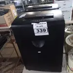 LOTE 339 - 02 FRAGMENTADORAS DE PAPEL. (NO ESTADO) ATENÇÃO! FAZER A VISITAÇÃO ANTES DE ARREMATAR, NÃO SABEMOS SE FUNCIONA. LEILÃO NÃO TEM GARANTIA E NEM DEVOLUÇÃO, SUJEITO A POSSÍVEIS AVARIAS VISÍVEIS/OCULTAS E/OU AUSÊNCIA DE COMPONENTES.