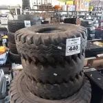 LOTE 440 - 5 PNEUS USADOS COM DIVERSOS AROS PARA BOBCAT. (NO ESTADO) ATENÇÃO! FAZER A VISITAÇÃO ANTES DE ARREMATAR, NÃO SABEMOS SE FUNCIONA. LEILÃO NÃO TEM GARANTIA E NEM DEVOLUÇÃO, SUJEITO A POSSÍVEIS AVARIAS VISÍVEIS/OCULTAS E/OU AUSÊNCIA DE COMPONENTES.
