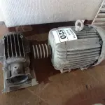 LOTE 520 - 02 MOTORES ELÉTRICOS. (NO ESTADO) ATENÇÃO! FAZER A VISITAÇÃO ANTES DE ARREMATAR, NÃO SABEMOS SE FUNCIONA. LEILÃO NÃO TEM GARANTIA E NEM DEVOLUÇÃO, SUJEITO A POSSÍVEIS AVARIAS VISÍVEIS/OCULTAS E/OU AUSÊNCIA DE COMPONENTES.