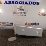 LOTE 248 - 01 PROJETOR MULTIMIDIA MARCA PANASONIC. (NO ESTADO) ATENÇÃO! FAZER A VISITAÇÃO ANTES DE ARREMATAR, NÃO SABEMOS SE FUNCIONA. LEILÃO NÃO TEM GARANTIA E NEM DEVOLUÇÃO, SUJEITO A POSSÍVEIS AVARIAS VISÍVEIS/OCULTAS E/OU AUSÊNCIA DE COMPONENTES.