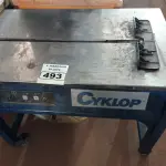 LOTE 493 - 01 MAQUINA ELÉTRICA ARQUEADORA DE FITA MODELO SP-4 MARCA CYKLOP 110V. (NO ESTADO) ATENÇÃO! FAZER A VISITAÇÃO ANTES DE ARREMATAR, NÃO SABEMOS SE FUNCIONA. LEILÃO NÃO TEM GARANTIA E NEM DEVOLUÇÃO, SUJEITO A POSSÍVEIS AVARIAS VISÍVEIS/OCULTAS E/OU AUSÊNCIA DE COMPONENTES.