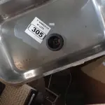 LOTE 305 - 01 CUBA PARA PIA, DIVERSAS PEÇAS PARA BANHEIRO E PARAFUSOS DIVERSOS. (NO ESTADO) ATENÇÃO! FAZER A VISITAÇÃO ANTES DE ARREMATAR, NÃO SABEMOS SE FUNCIONA. LEILÃO NÃO TEM GARANTIA E NEM DEVOLUÇÃO, SUJEITO A POSSÍVEIS AVARIAS VISÍVEIS/OCULTAS E/OU AUSÊNCIA DE COMPONENTES.