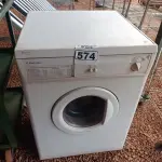 LOTE 574 - 01 SECADORA DE ROUPAS MARCA ELECTROLUX COM AVARIAS. (NO ESTADO) ATENÇÃO! FAZER A VISITAÇÃO ANTES DE ARREMATAR, NÃO SABEMOS SE FUNCIONA. LEILÃO NÃO TEM GARANTIA E NEM DEVOLUÇÃO, SUJEITO A POSSÍVEIS AVARIAS VISÍVEIS/OCULTAS E/OU AUSÊNCIA DE COMPONENTES.