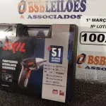 LOTE 100 - 01 PARAFUSADEIRA 220V SKIL +51 ACESSÓRIOS 4,8V. (NOVO) (NO ESTADO) ATENÇÃO! FAZER A VISITAÇÃO ANTES DE ARREMATAR, NÃO SABEMOS SE FUNCIONA. LEILÃO NÃO TEM GARANTIA E NEM DEVOLUÇÃO, SUJEITO A POSSÍVEIS AVARIAS VISÍVEIS/OCULTAS E/OU AUSÊNCIA DE COMPONENTES.