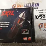 LOTE 050 - 01 PARAFUSADEIRA SKIL 3.6V BRCH 220V. (NOVO) (NO ESTADO) ATENÇÃO! FAZER A VISITAÇÃO ANTES DE ARREMATAR, NÃO SABEMOS SE FUNCIONA. LEILÃO NÃO TEM GARANTIA E NEM DEVOLUÇÃO, SUJEITO A POSSÍVEIS AVARIAS VISÍVEIS/OCULTAS E/OU AUSÊNCIA DE COMPONENTES.