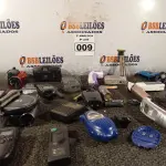 LOTE 009 - 01 LOTE COM ELETRÔNICOS DIVERSOS. (NO ESTADO) ATENÇÃO! FAZER A VISITAÇÃO ANTES DE ARREMATAR, NÃO SABEMOS SE FUNCIONA. LEILÃO NÃO TEM GARANTIA E NEM DEVOLUÇÃO, SUJEITO A POSSÍVEIS AVARIAS VISÍVEIS/OCULTAS E/OU AUSÊNCIA DE COMPONENTES.