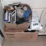 LOTE 165 - 01 LOTE COM MATERIAIS DE ESCRITÓRIO DIVERSOS. (NO ESTADO) ATENÇÃO! FAZER A VISITAÇÃO ANTES DE ARREMATAR, NÃO SABEMOS SE FUNCIONA. LEILÃO NÃO TEM GARANTIA E NEM DEVOLUÇÃO, SUJEITO A POSSÍVEIS AVARIAS VISÍVEIS/OCULTAS E/OU AUSÊNCIA DE COMPONENTES.