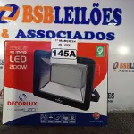 LOTE 145 - 01 REFLETOR DE SUPER LED 200W BIVOLT E DURAÇÃO DE 20.000 HORAS 6.000K MARCA DECORLUX. (NOVO) (NO ESTADO) ATENÇÃO! FAZER A VISITAÇÃO ANTES DE ARREMATAR, NÃO SABEMOS SE FUNCIONA. LEILÃO NÃO TEM GARANTIA E NEM DEVOLUÇÃO, SUJEITO A POSSÍVEIS AVARIAS VISÍVEIS/OCULTAS E/OU AUSÊNCIA DE COMPONENTES.