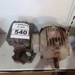 LOTE 540 - 01 MOTOR ELÉTRICO E 01 SUCATA DE MOTOR. (NO ESTADO) ATENÇÃO! FAZER A VISITAÇÃO ANTES DE ARREMATAR, NÃO SABEMOS SE FUNCIONA. LEILÃO NÃO TEM GARANTIA E NEM DEVOLUÇÃO, SUJEITO A POSSÍVEIS AVARIAS VISÍVEIS/OCULTAS E/OU AUSÊNCIA DE COMPONENTES.