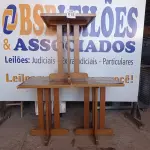 LOTE 018 - 04 MESAS DE MADEIRA MEDINDO 60CMX60CM(NO ESTADO, NÃO SABEMOS SE FUNCIONA. LEILÃO NÃO TEM GARANTIA E NEM DEVOLUÇÃO).