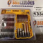 LOTE 135 - 01 KIT 37 PEÇAS PARA PARAFUSADEIRA COM ESTOJO MARCA DEWALT. (NOVO) (NO ESTADO) ATENÇÃO! FAZER A VISITAÇÃO ANTES DE ARREMATAR, NÃO SABEMOS SE FUNCIONA. LEILÃO NÃO TEM GARANTIA E NEM DEVOLUÇÃO, SUJEITO A POSSÍVEIS AVARIAS VISÍVEIS/OCULTAS E/OU AUSÊNCIA DE COMPONENTES.