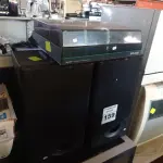 LOTE 159 - 01 TOCA DISCOS E 02 CAIXAS DE SOM. (NO ESTADO) ATENÇÃO! FAZER A VISITAÇÃO ANTES DE ARREMATAR, NÃO SABEMOS SE FUNCIONA. LEILÃO NÃO TEM GARANTIA E NEM DEVOLUÇÃO, SUJEITO A POSSÍVEIS AVARIAS VISÍVEIS/OCULTAS E/OU AUSÊNCIA DE COMPONENTES.