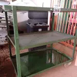 LOTE 568 - 01 CARRINHO DE FERRO COM RODINHAS E 03 BANDEJAS. (NO ESTADO) ATENÇÃO! FAZER A VISITAÇÃO ANTES DE ARREMATAR, NÃO SABEMOS SE FUNCIONA. LEILÃO NÃO TEM GARANTIA E NEM DEVOLUÇÃO, SUJEITO A POSSÍVEIS AVARIAS VISÍVEIS/OCULTAS E/OU AUSÊNCIA DE COMPONENTES.